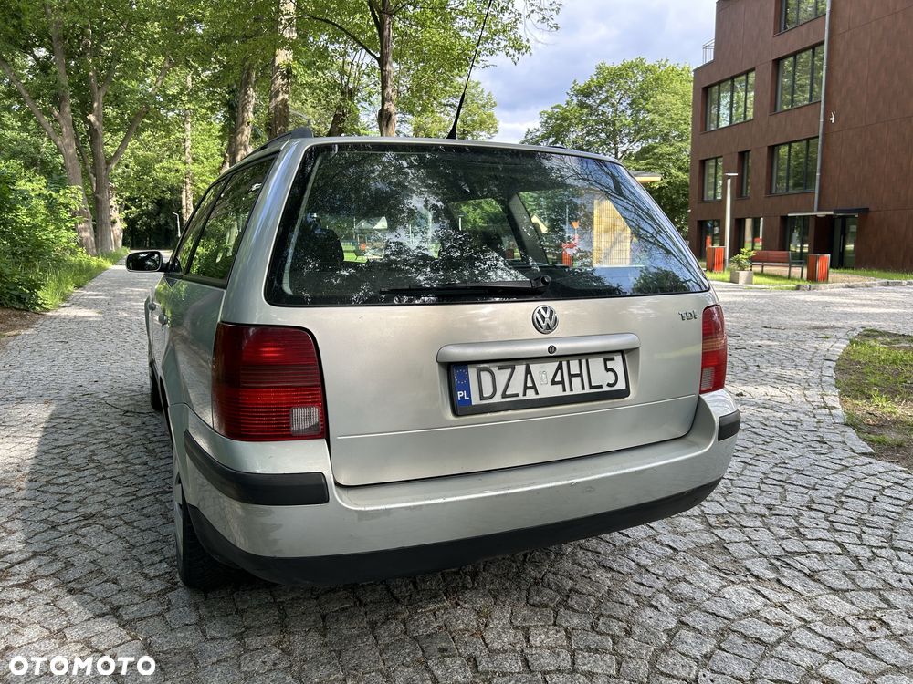 Volkswagen Passat - 4