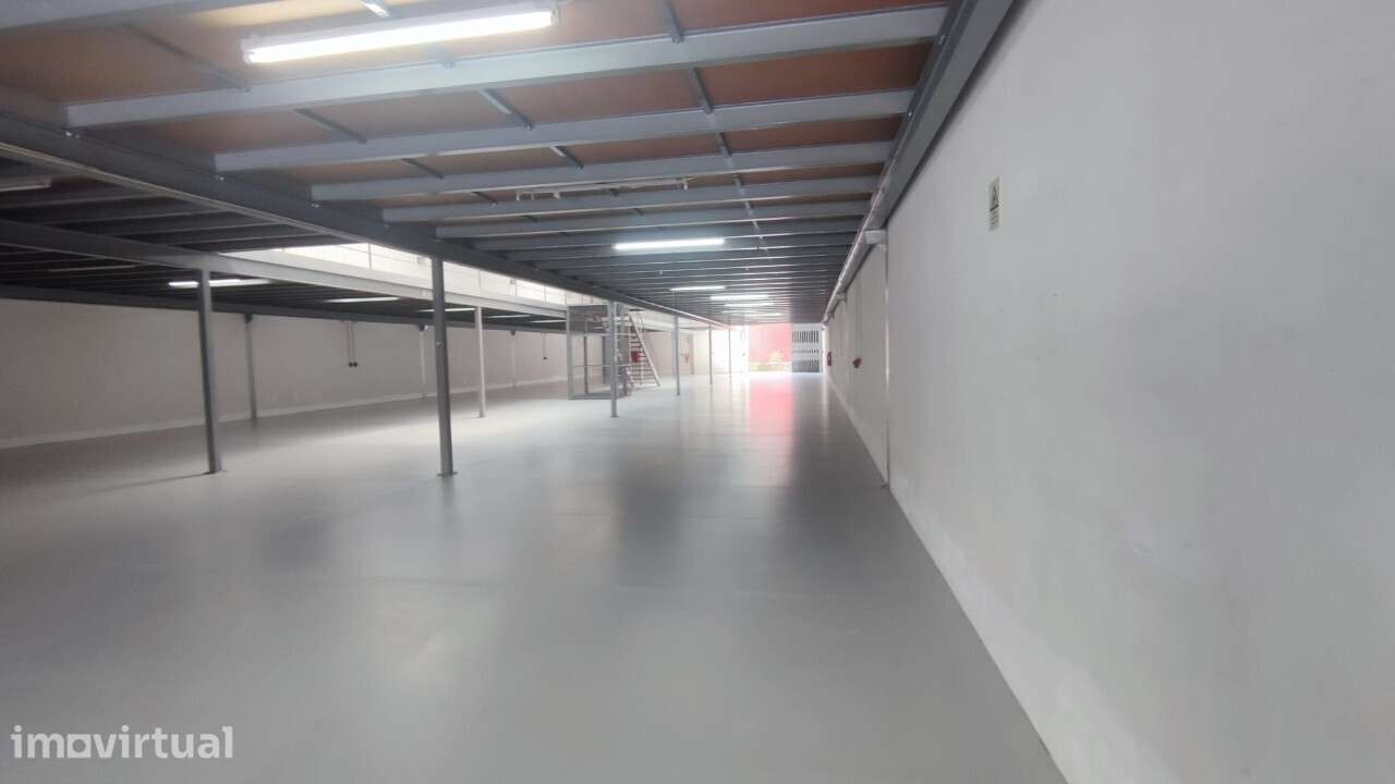 Espaço  para armazém ou atividade industrial - Grande imagem: 4/22