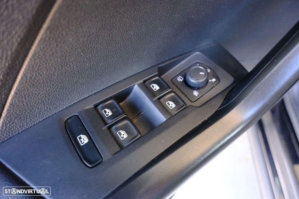 VW T-Cross 1.0 TSI Urban DSG - 27