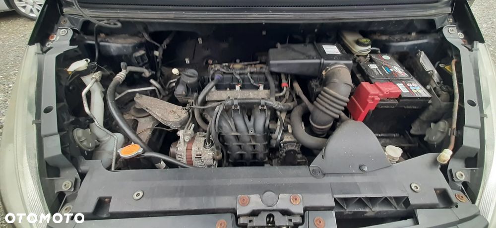 Mitsubishi Colt - 40