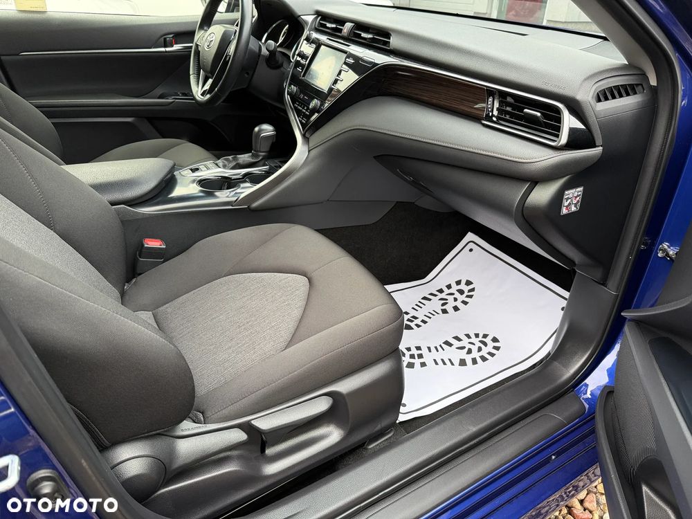 Toyota Camry 2.5 Hybrid Comfort CVT - 14