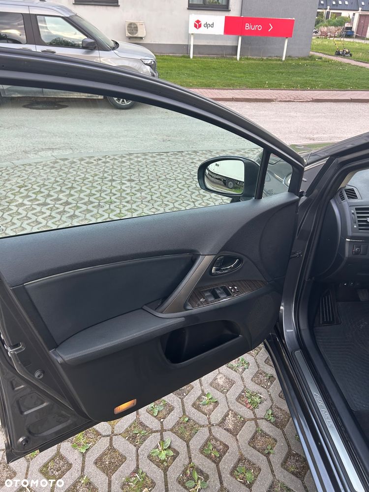 Toyota Avensis 2.0 D-4D Premium - 6