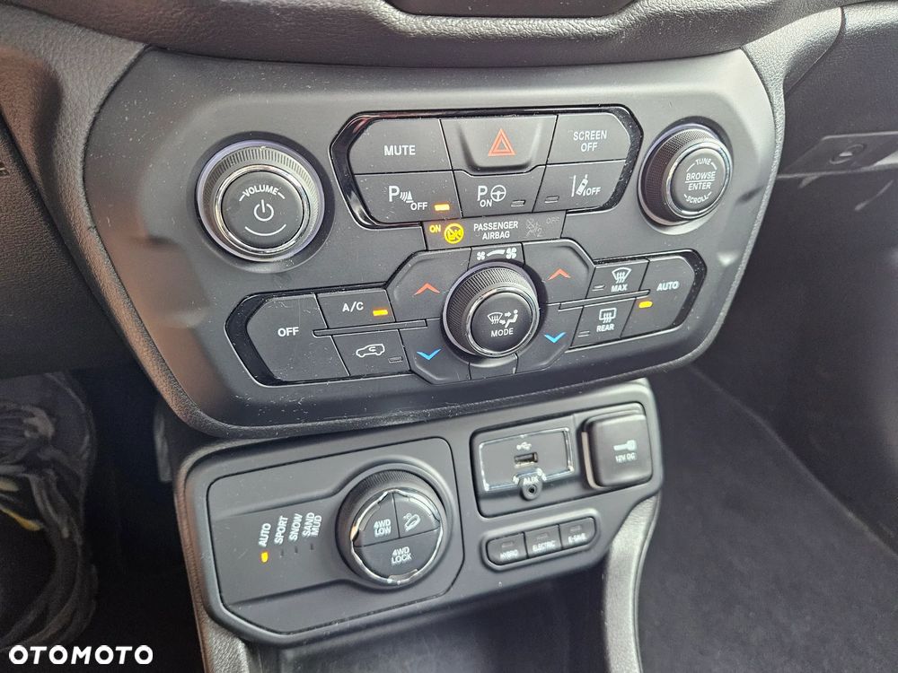 Jeep Renegade - 17