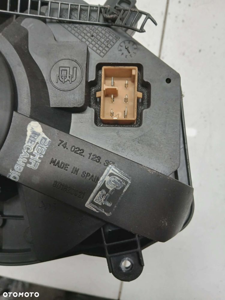 SILNICZEK WENTYLATOR DMUCHAWY NAWIEWU PASSAT B5 BORA 8D1820021 - 6