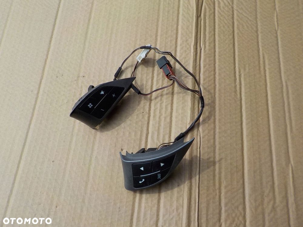 przełącznik sterowanie radia fiat bravo II 2009r - 1