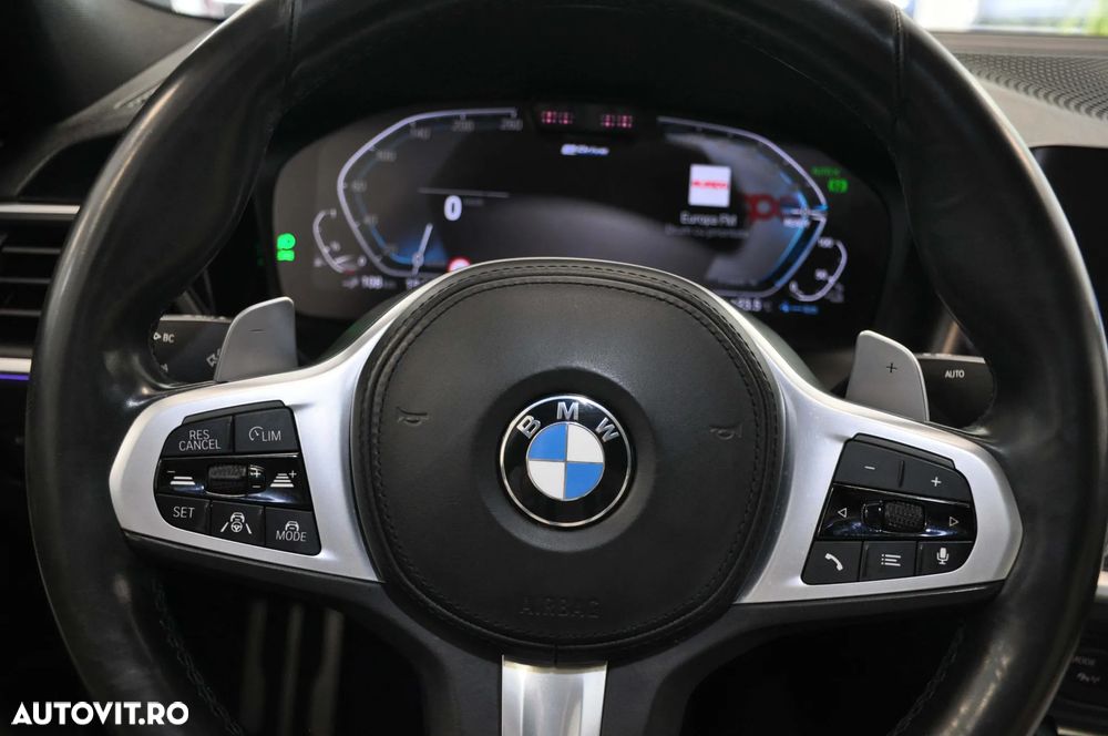 BMW Seria 3 330e Aut. M Sport - 16