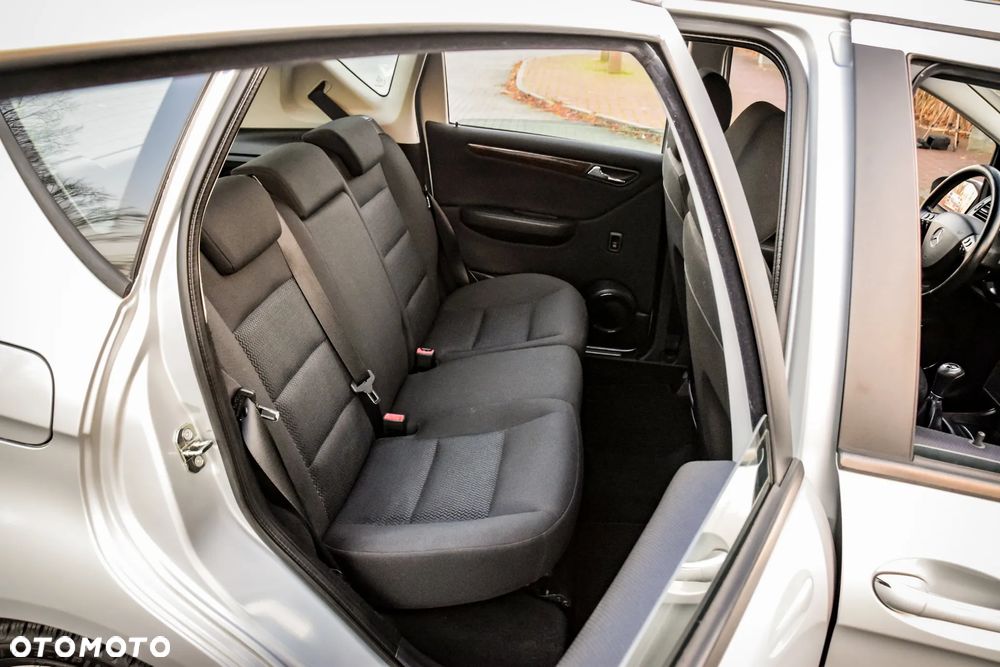 Mercedes-Benz Klasa A 180 CDI Elegance - 32