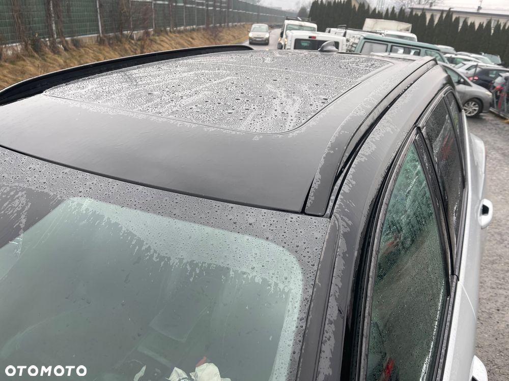 Volvo XC 40 D4 AWD Geartronic R-Design - 27