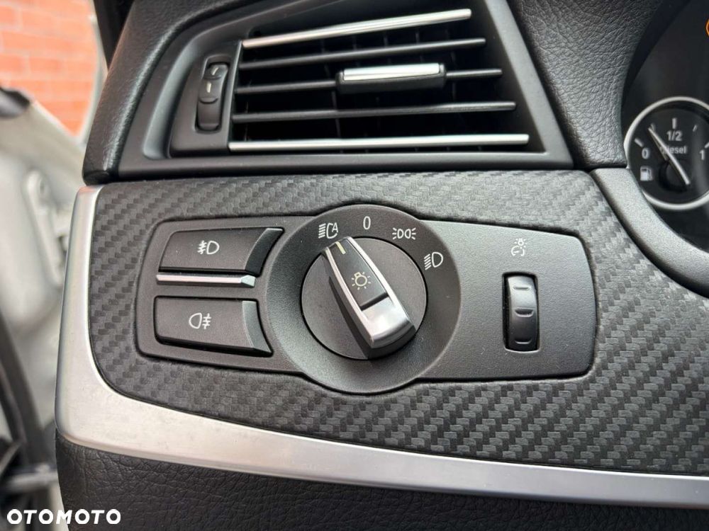 BMW Seria 5 530d xDrive Sport-Aut - 24