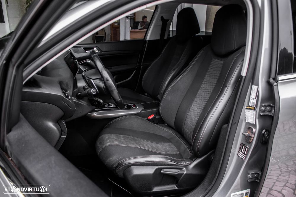 Peugeot 308 BlueHDi FAP 130 EAT8 Stop & Start Allure - 23