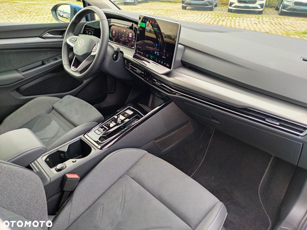 Volkswagen Golf - 11