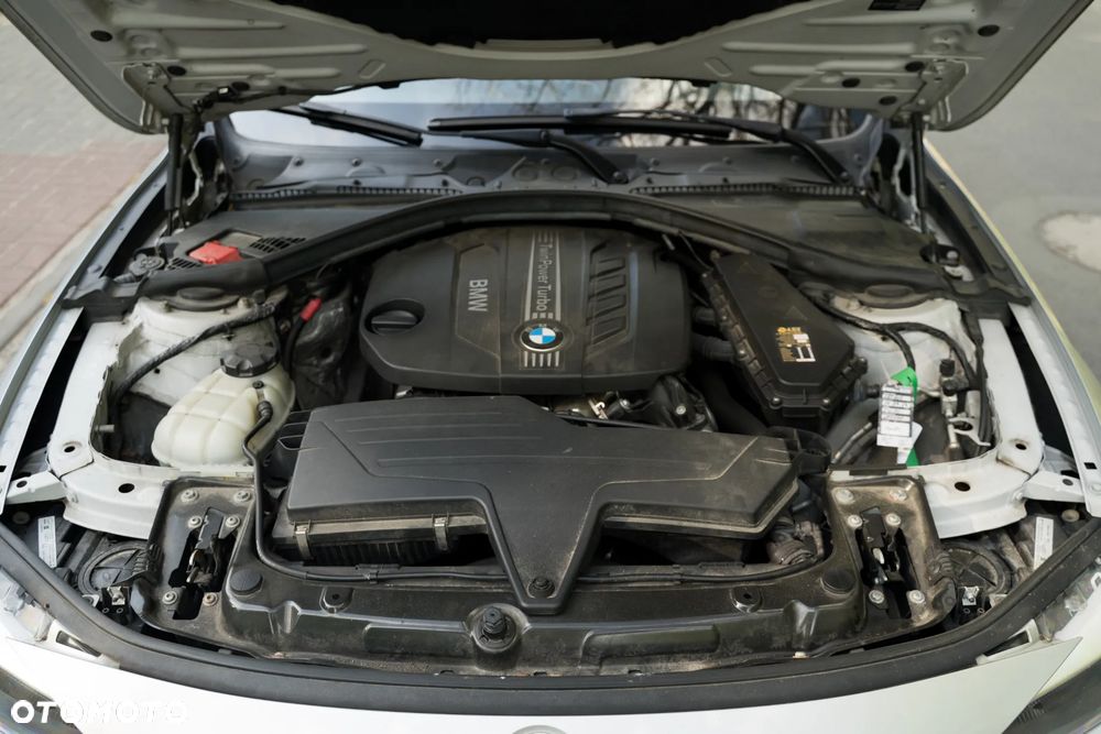 BMW Seria 3 318d - 13