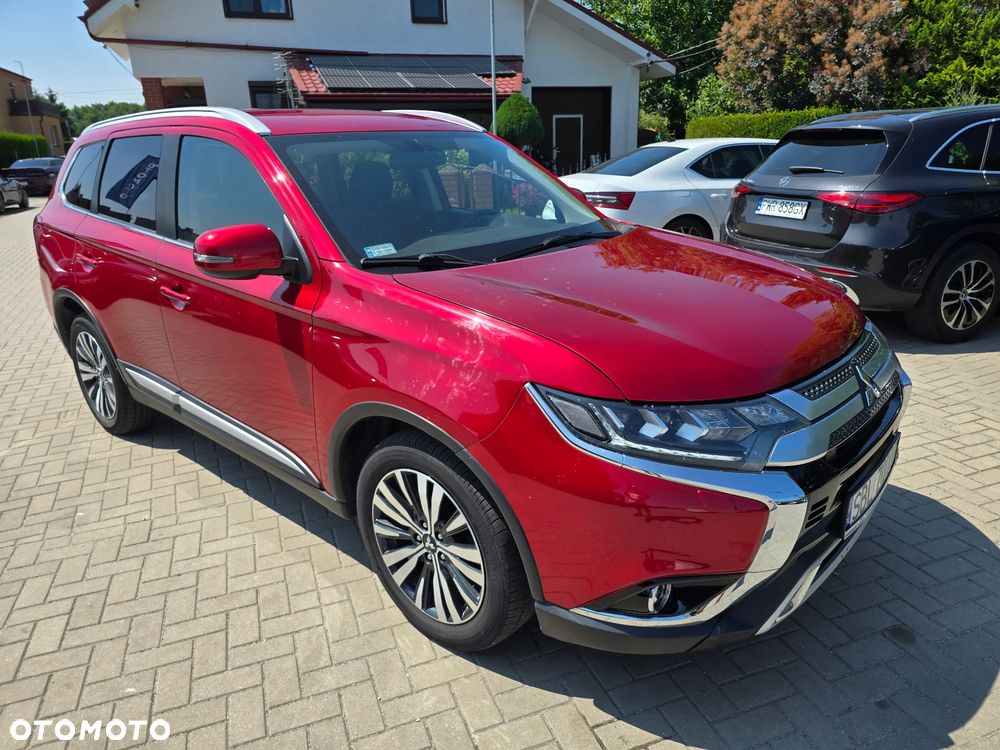 Mitsubishi Outlander - 2