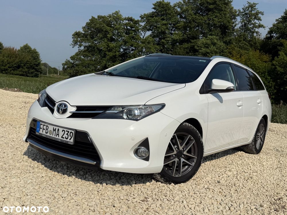 Toyota Auris 1.6 Premium - 1