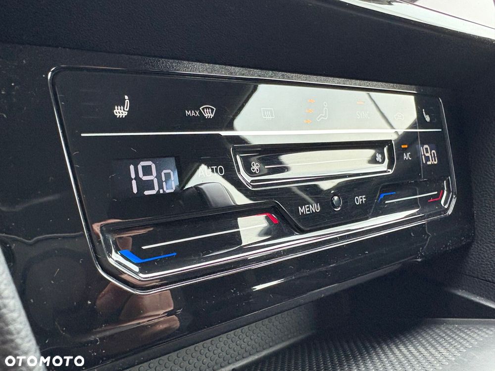 Volkswagen Passat 1.5 TSI EVO Business DSG - 28