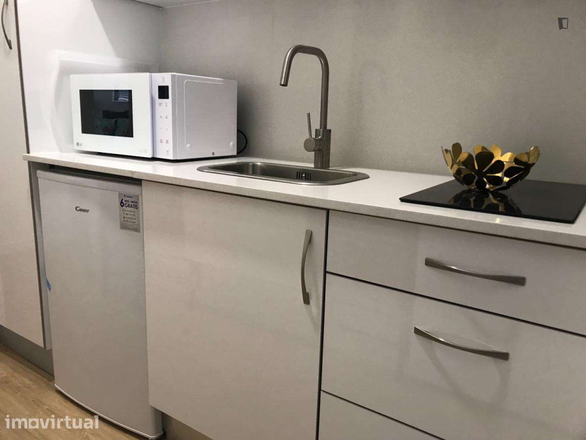 Apartamento com 1 quartos - localizado em Roma-Areeiro Lisbon - Grande imagem: 5/14