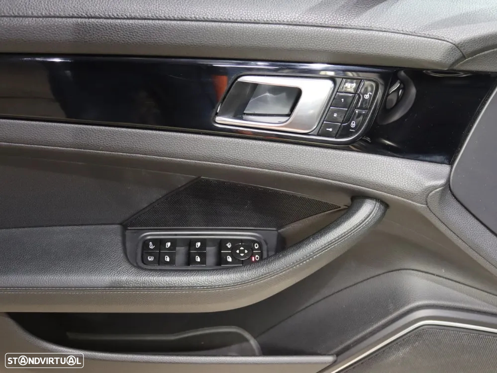 Porsche Panamera 4 E-Hybrid - 14