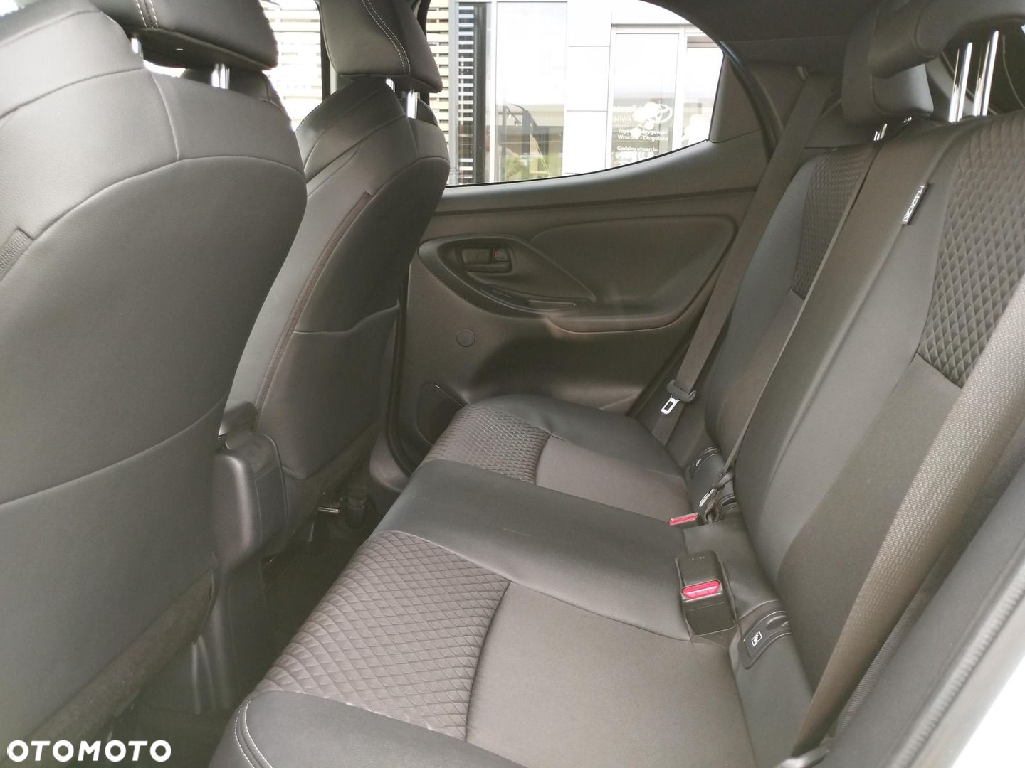 Toyota Yaris Hybrid 1.5 Selection Style - 14