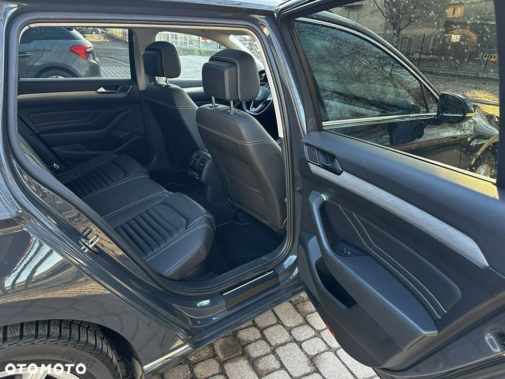 Volkswagen Passat - 19