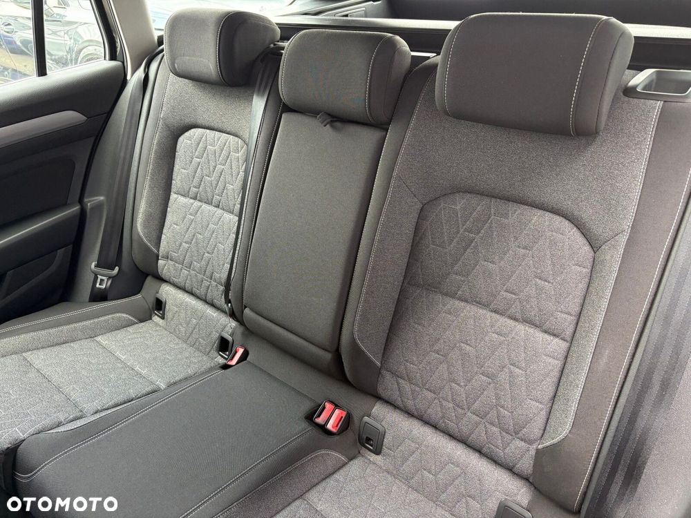 Volkswagen Passat - 14
