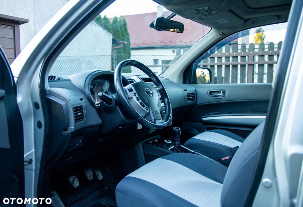 Nissan X-Trail 2.0 dCi 4x4 DPF SE - 13