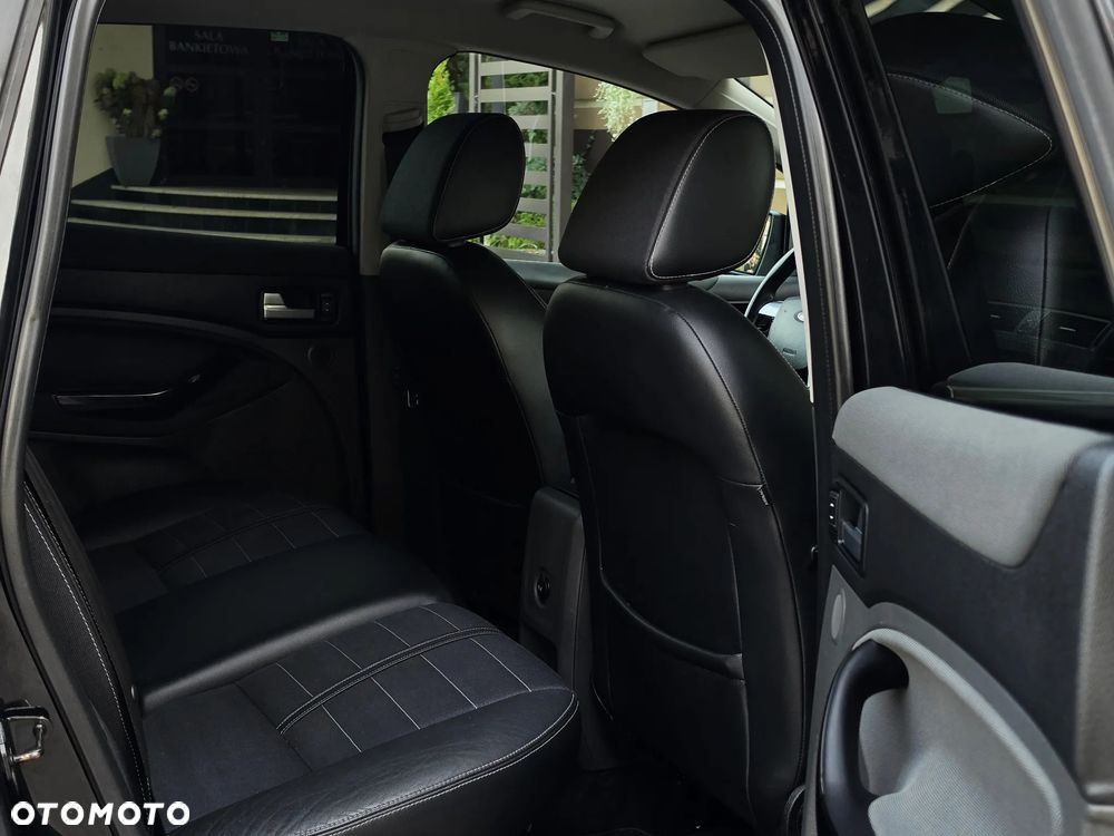 Ford Kuga 2.0 TDCi 4x4 Titanium - 40