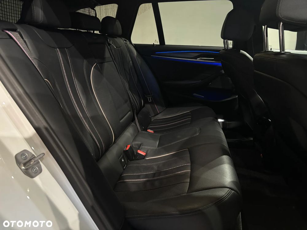 BMW Seria 5 520d mHEV - 25