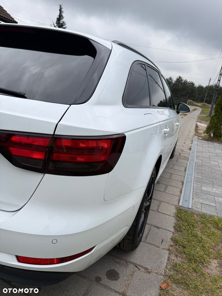 Audi A4 Avant 2.0 TDI ultra S tronic design - 32