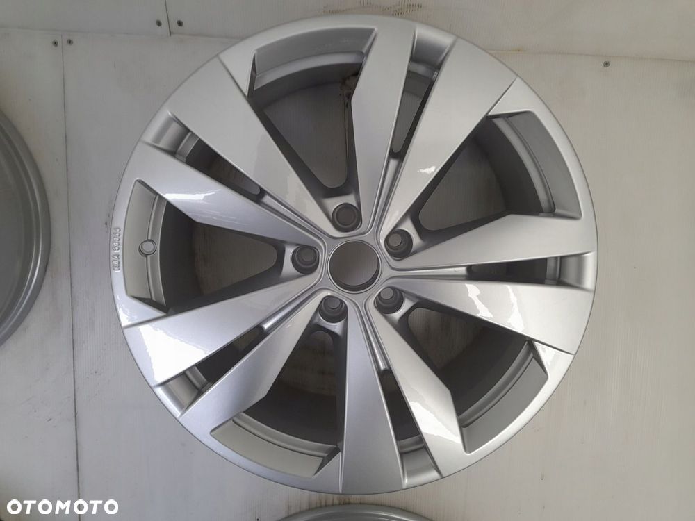 Felga aluminiowa Volkswagen OE 11A071499 8.0" x 19" 5x112 ET45 - 1