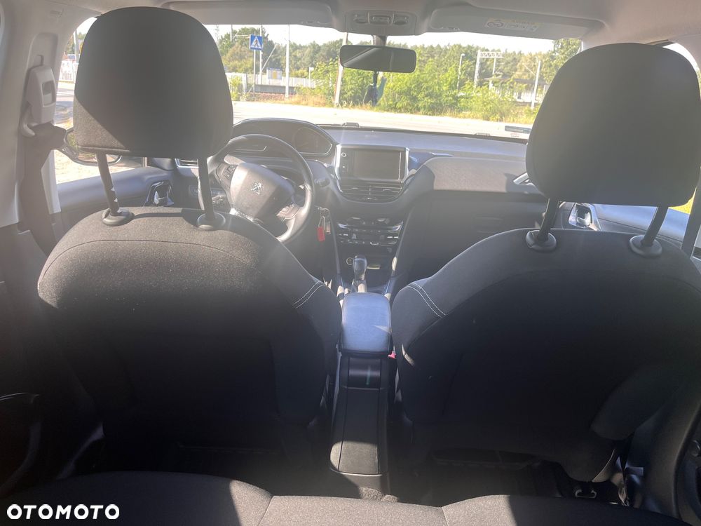 Peugeot 208 1.2 PureTech Style - 8