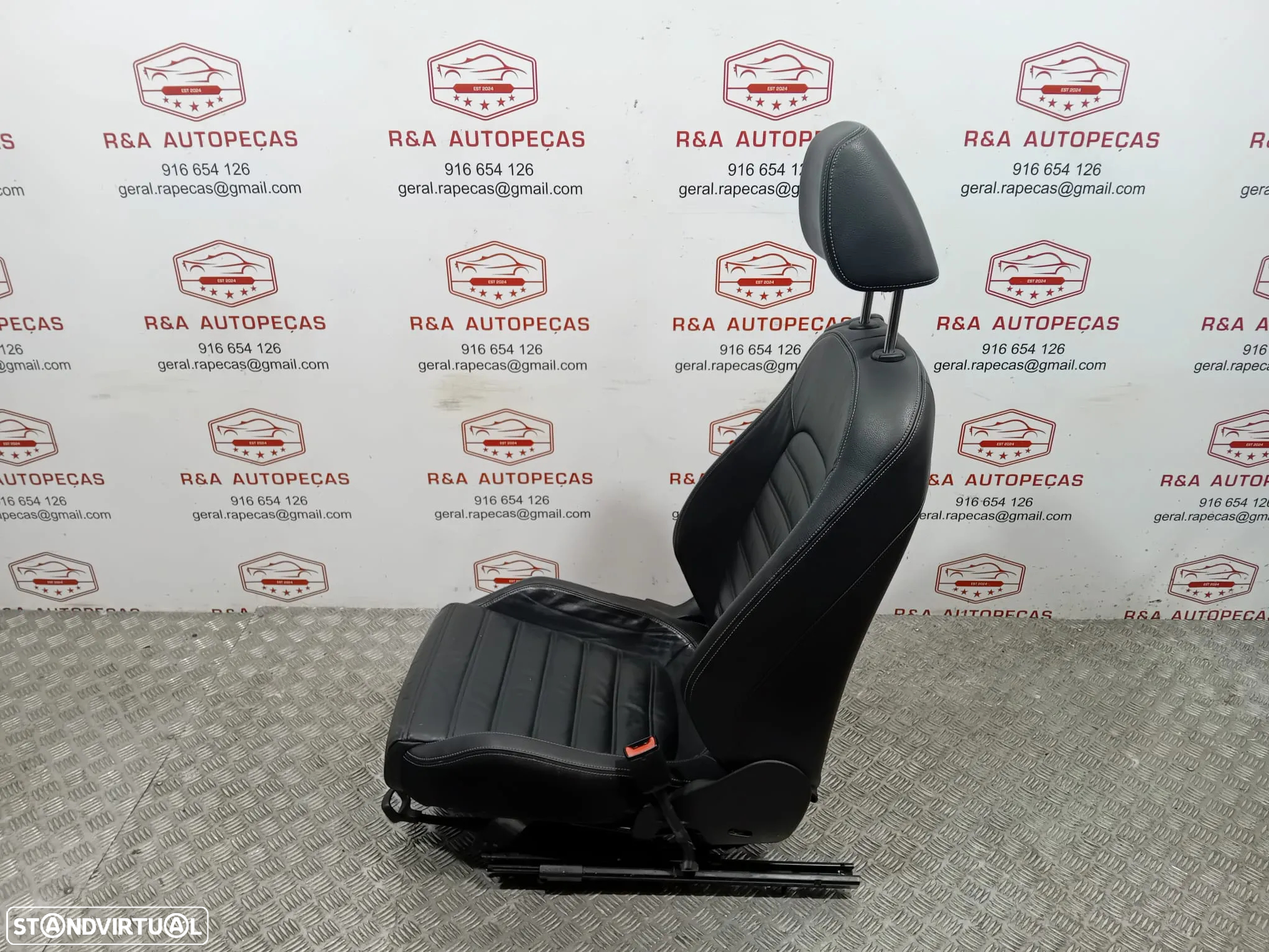 Conjunto de Bancos VW Scirocco em Pele - 18