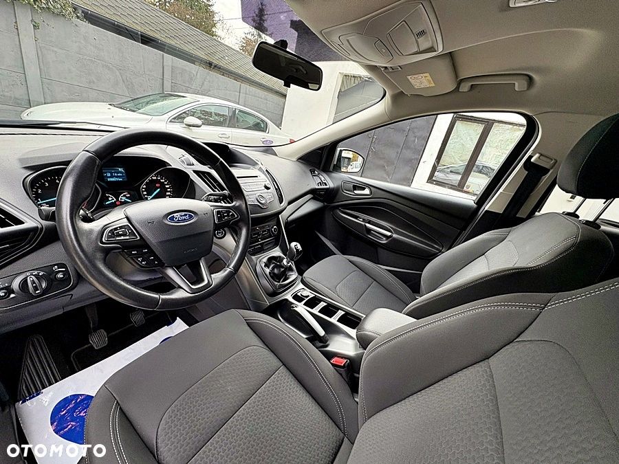 Ford Kuga 1.5 EcoBoost 2x4 Business Edition - 17