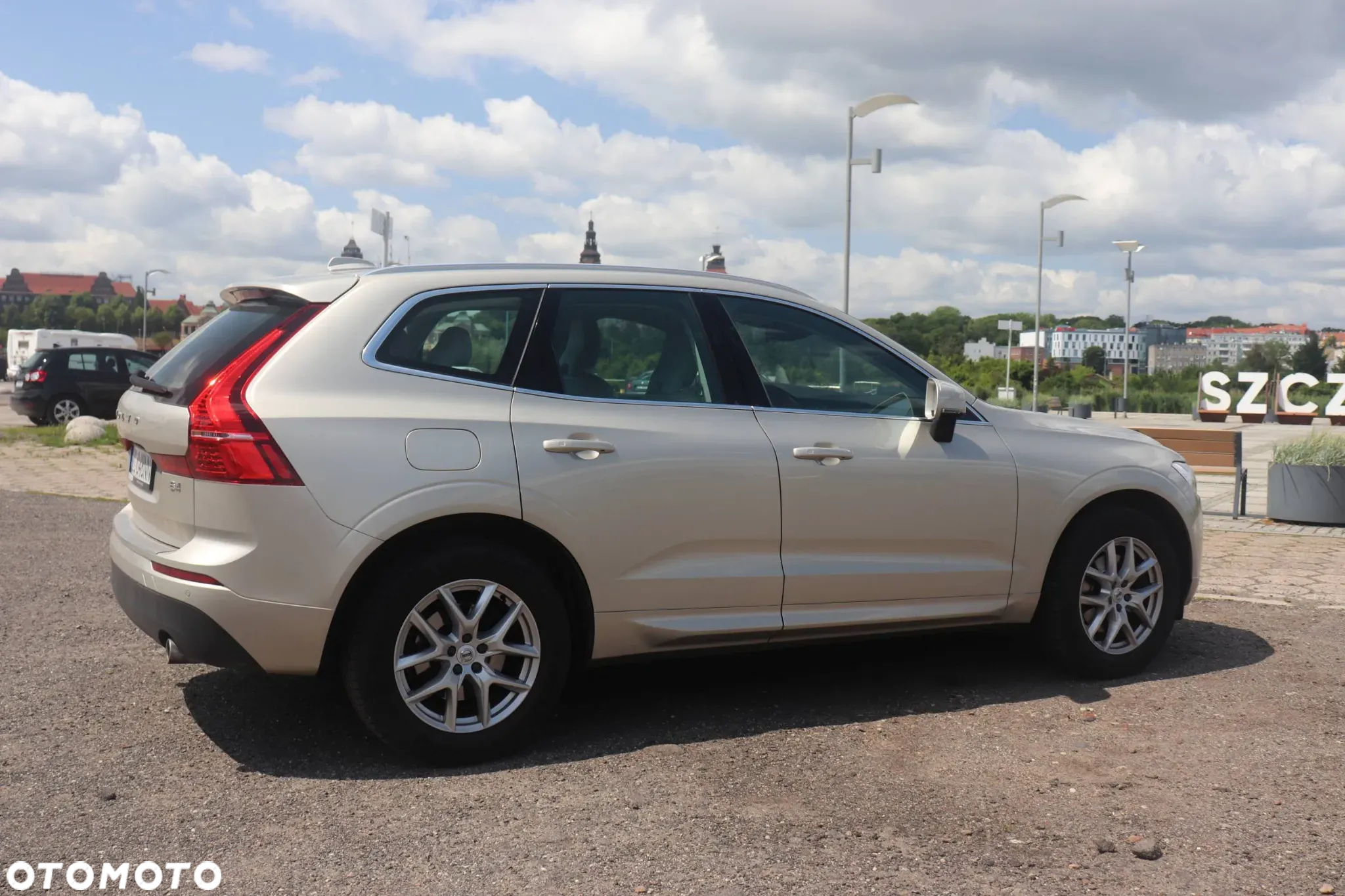 Volvo XC 60 T4 Momentum Pro - 8