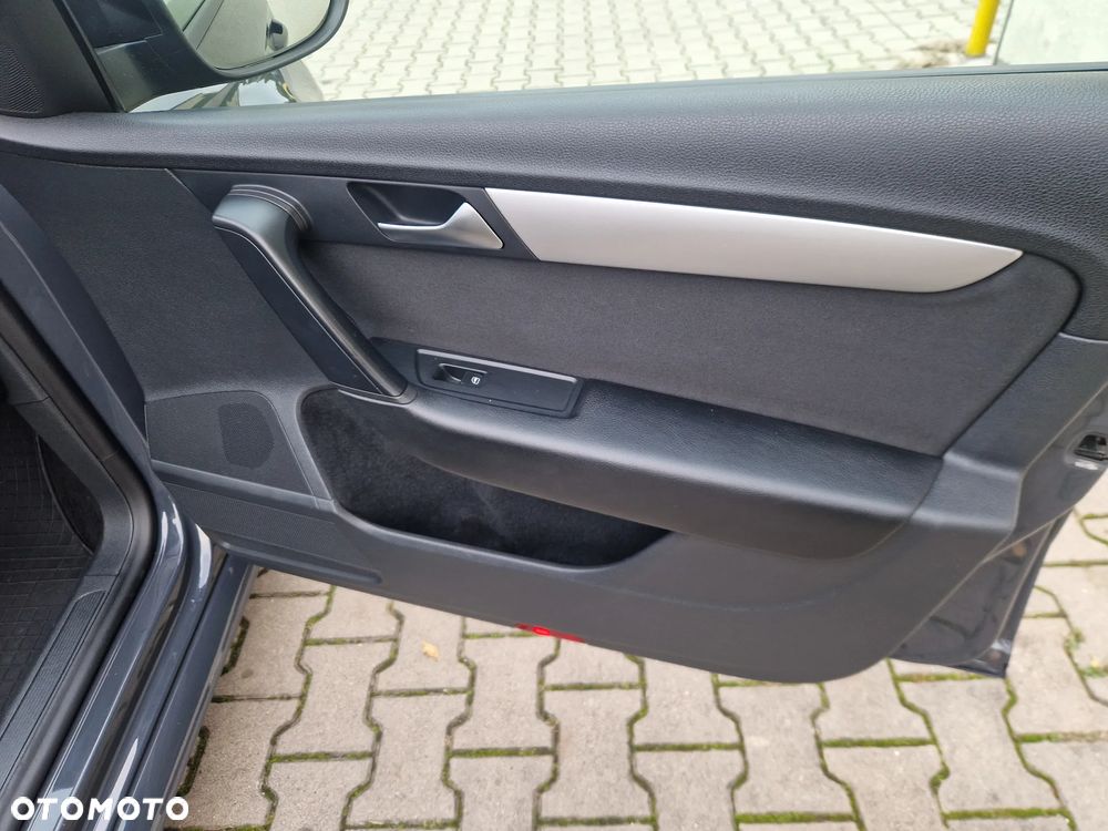 Volkswagen Passat 1.6 TDI Comfortline - 29