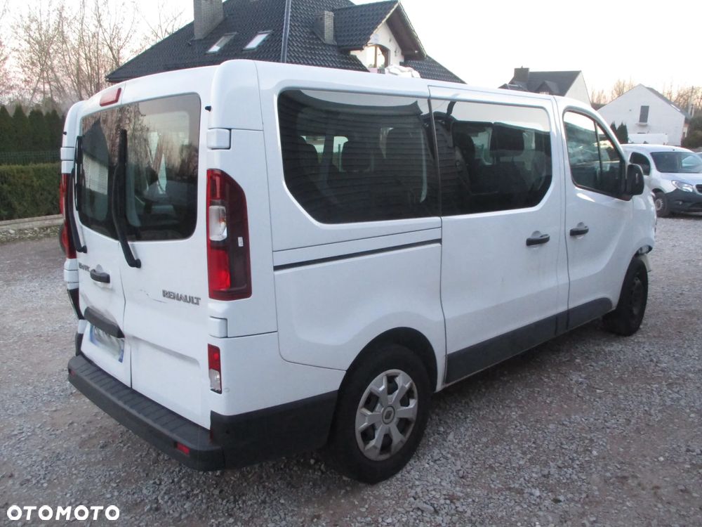 Renault Trafic 2.0 dCi - 8