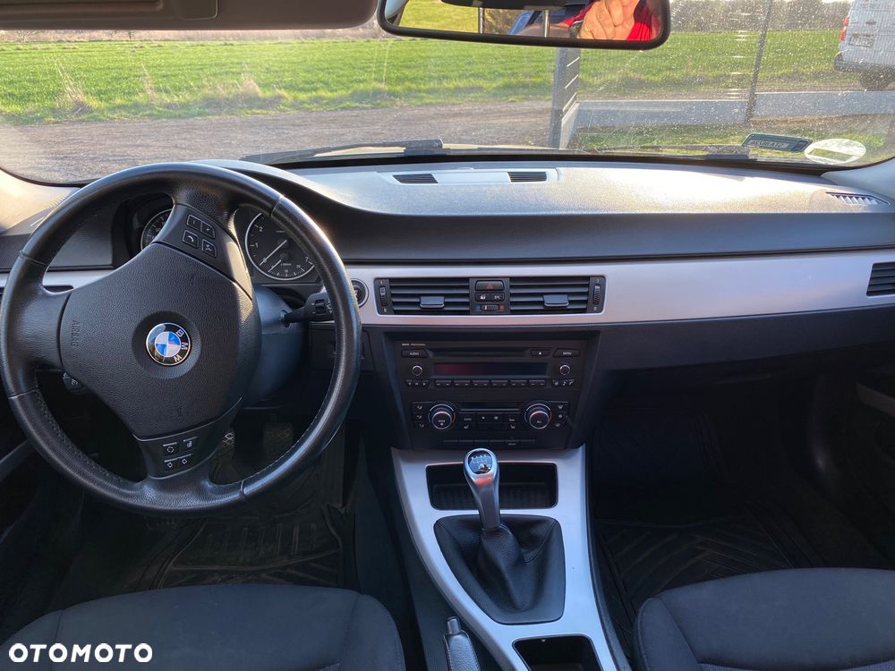 BMW Seria 3 318i - 7