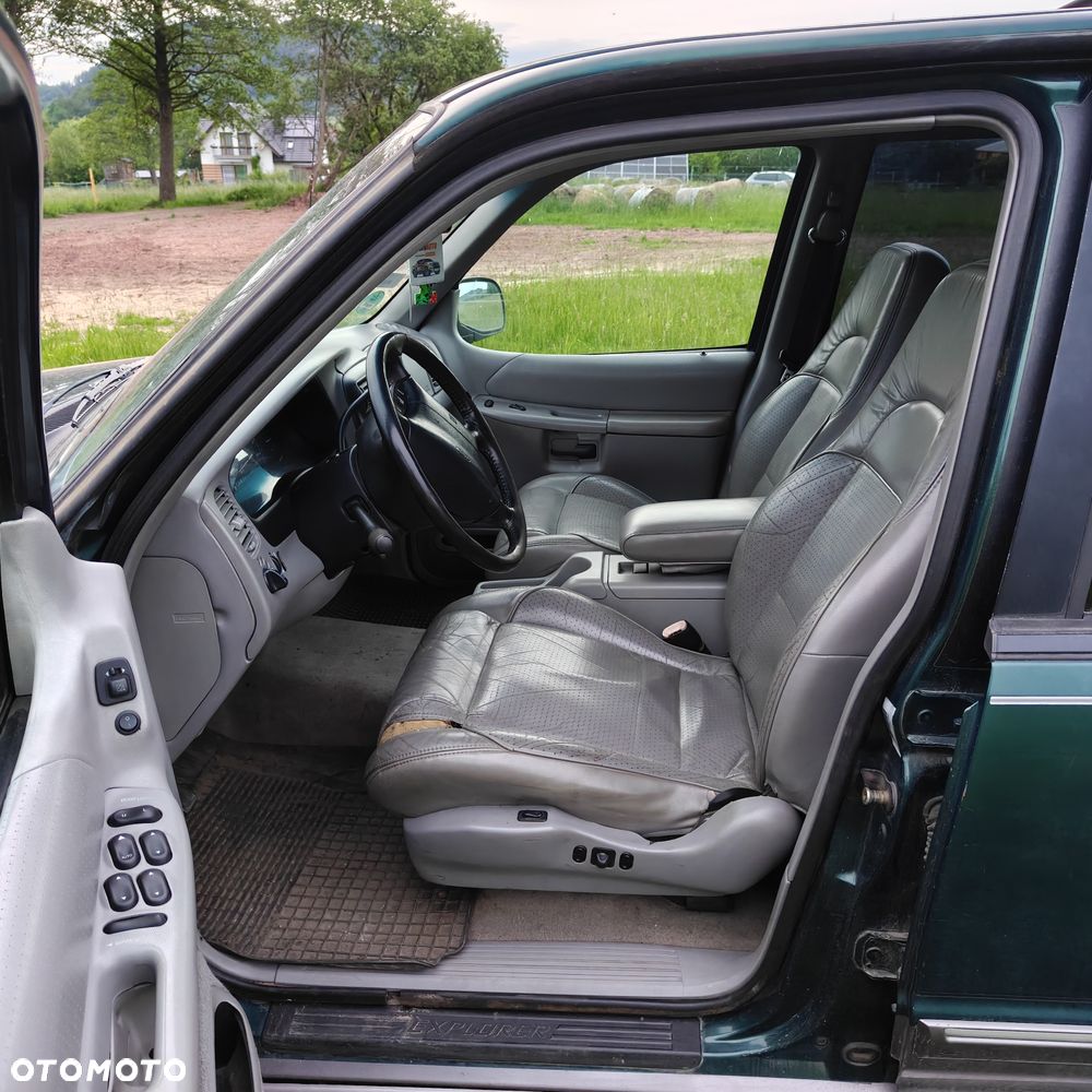 Ford Explorer - 7
