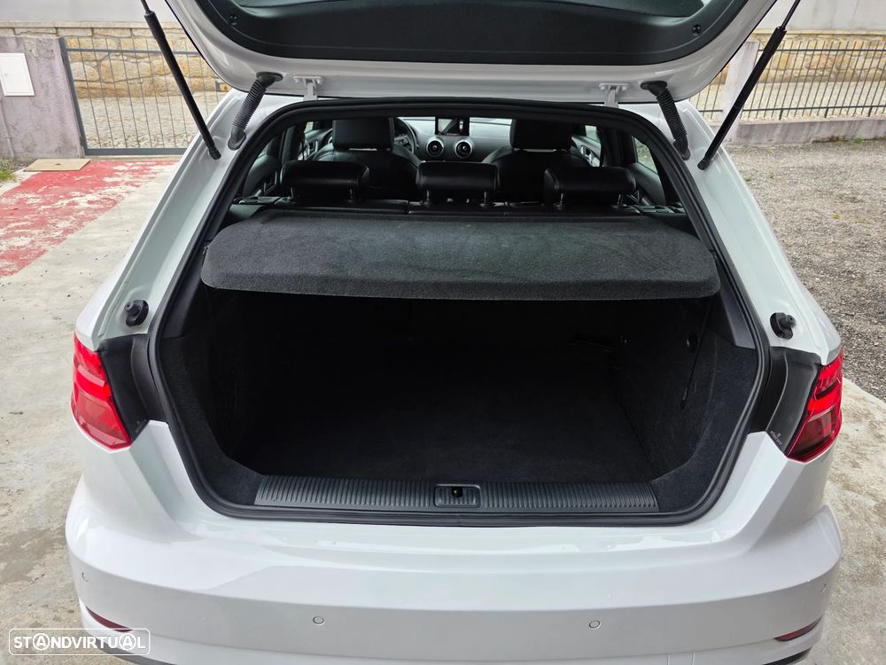 Audi A3 1.6 TDI S-line - 31