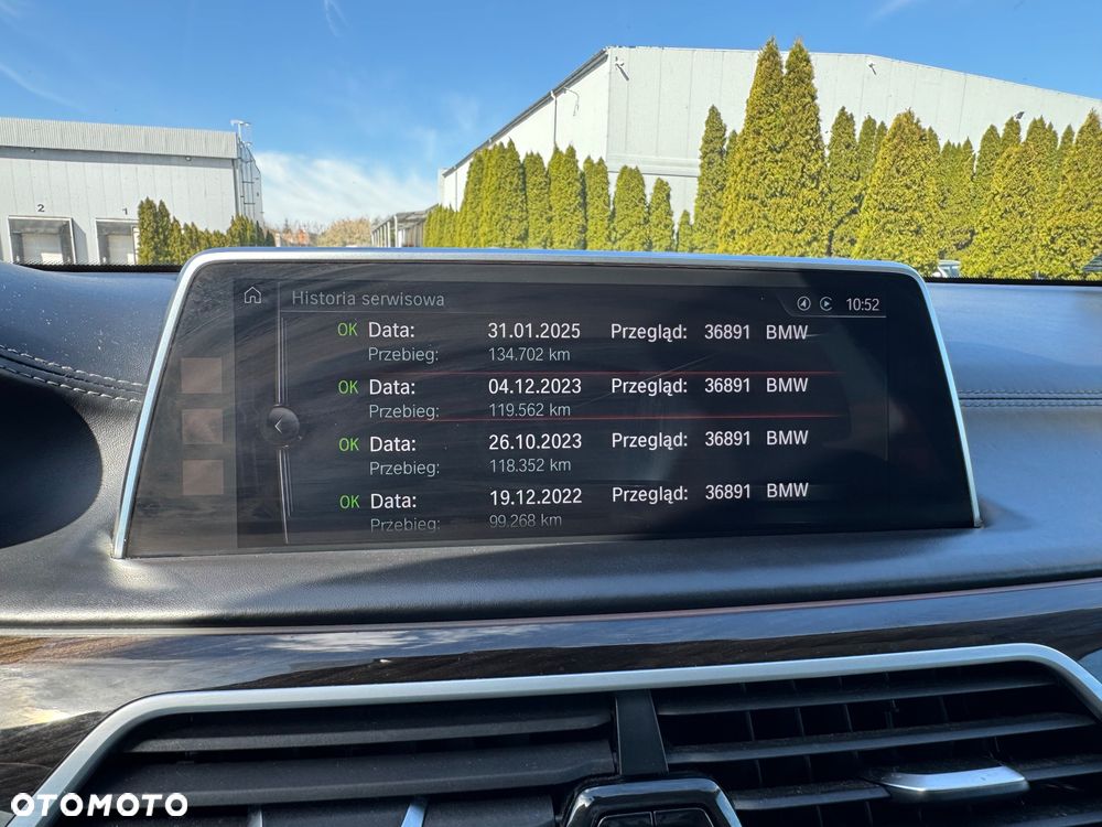 BMW Seria 7 750i xDrive - 36