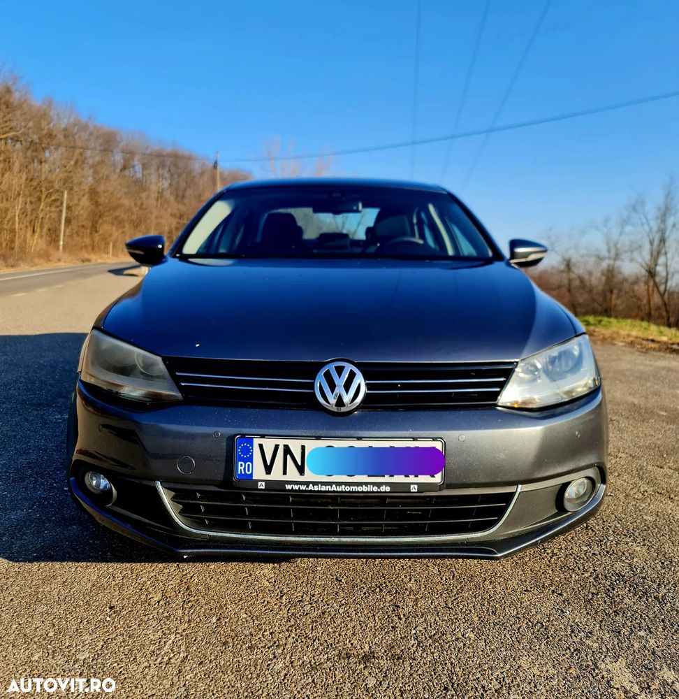 Volkswagen Jetta 1.6 TDI Blue Motion Technology Trendline - 10