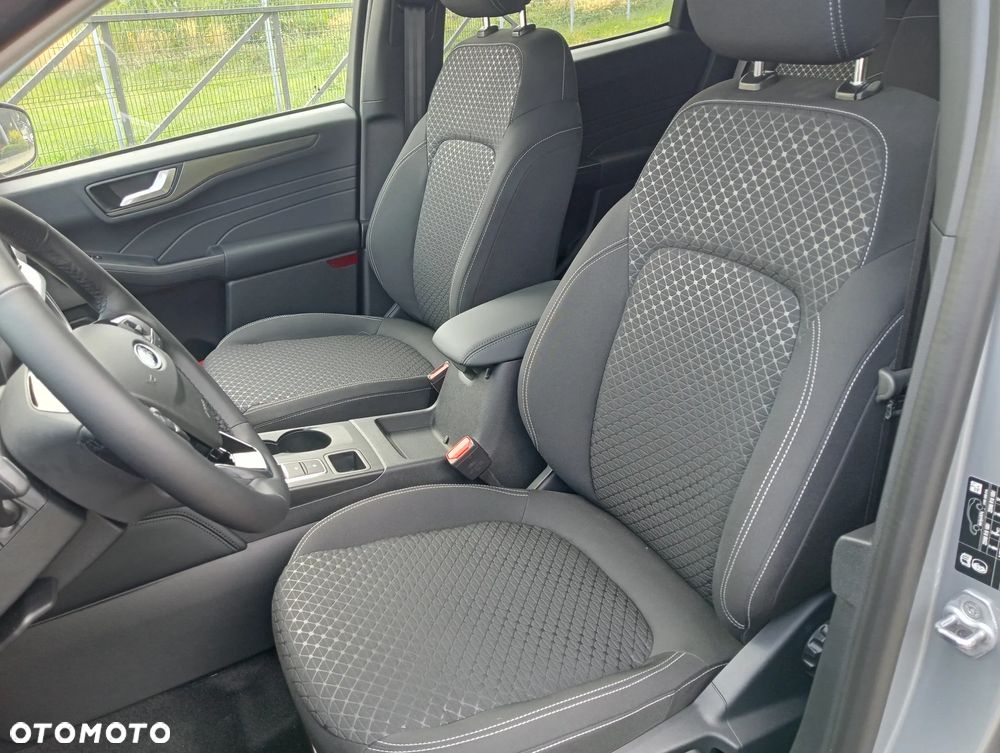 Ford Kuga - 8