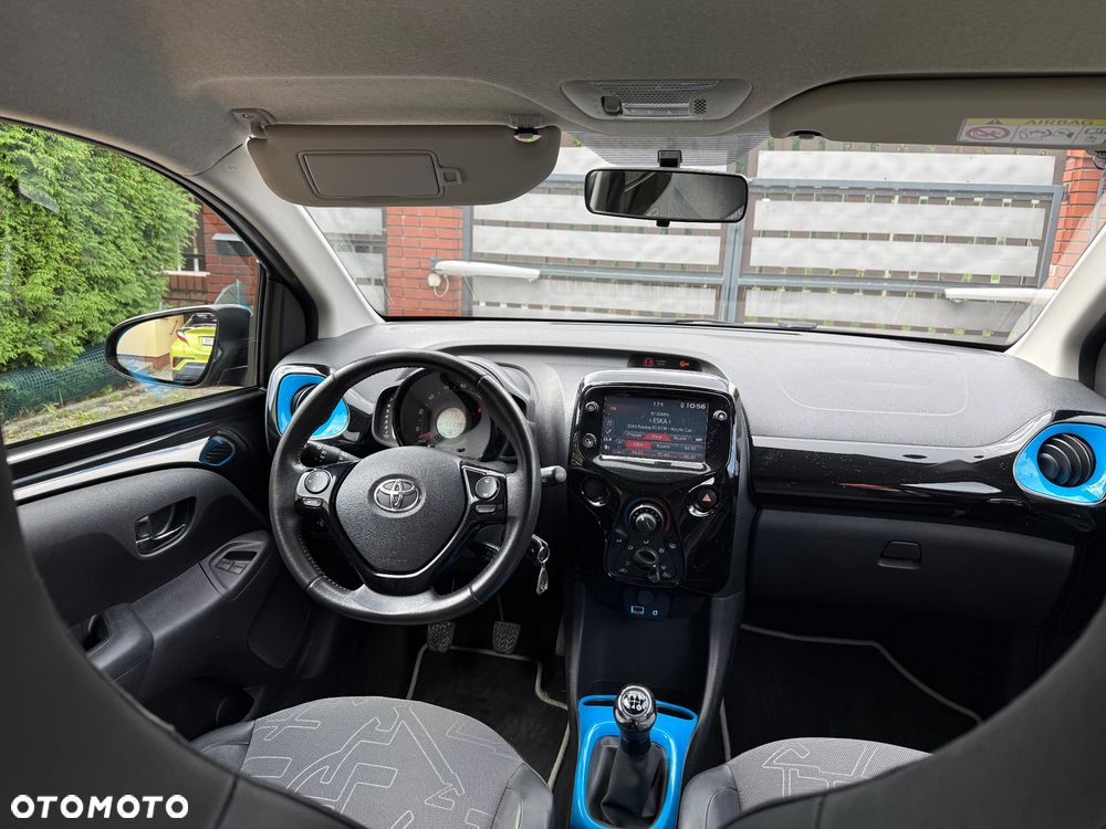 Toyota Aygo x-play - 8