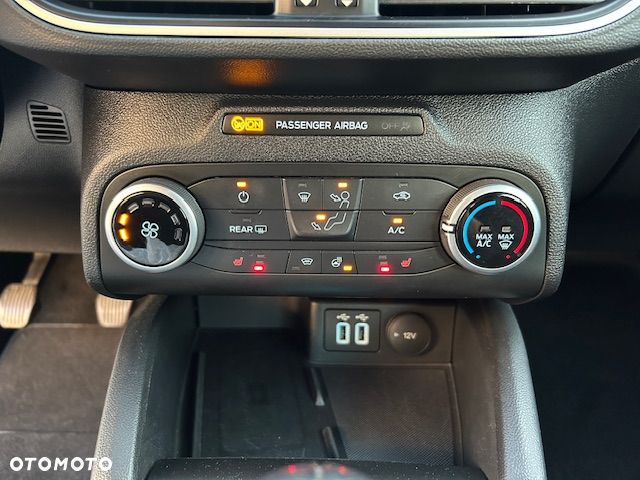 Ford Focus 1.5 EcoBlue Connected - 26