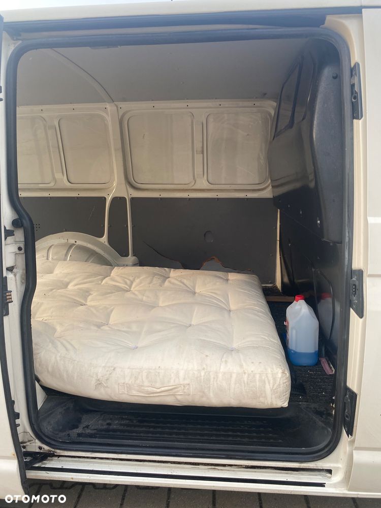 Volkswagen Transporter - 11
