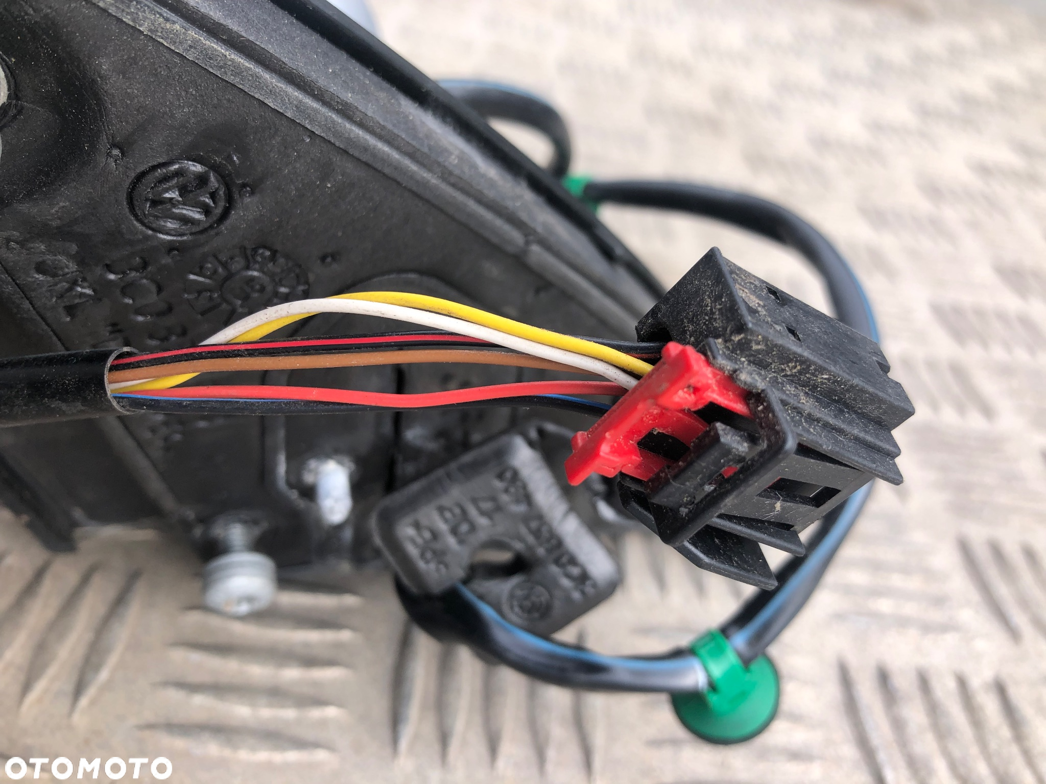Lusterko lewe VW Passat B6 LA7W 6 pin - 4
