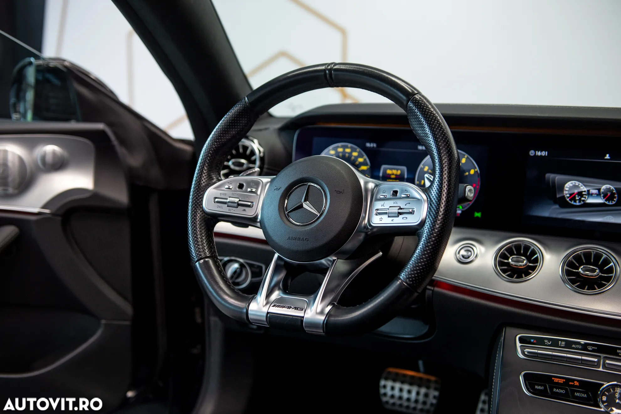 Mercedes-Benz E AMG 53 4Matic Coupe AMG Speedshift 9G-TRONIC - 17