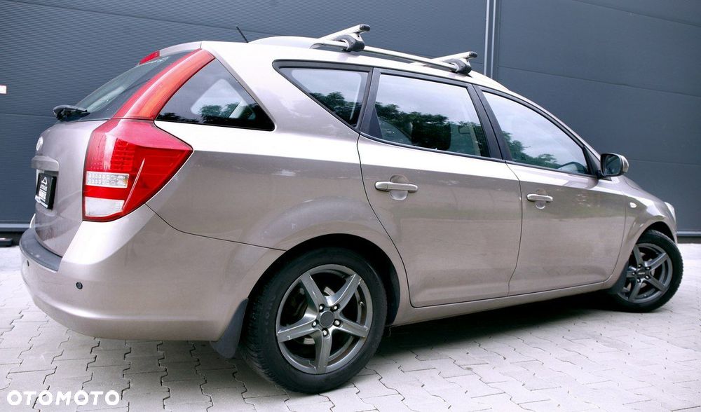 Kia Ceed - 25