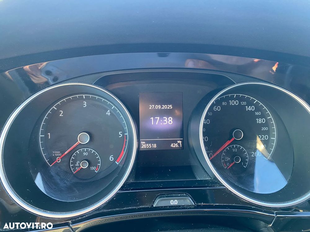Volkswagen Touran 2.0 TDI SCR Highline - 17