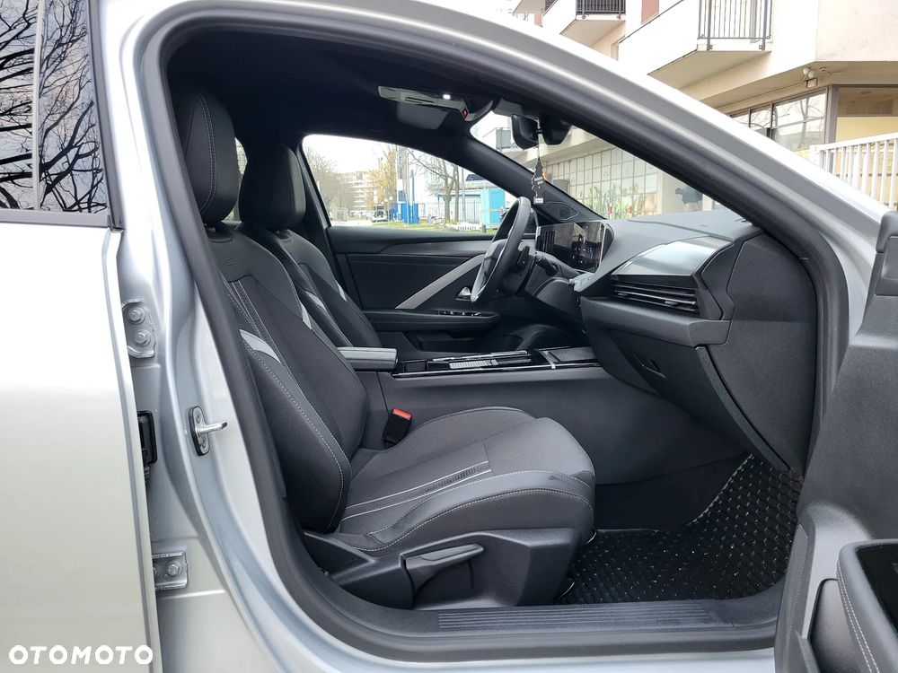 Opel Astra VI Sports Tourer 22 - 35