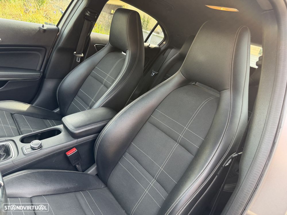 Mercedes-Benz A 180 d AMG Line - 11